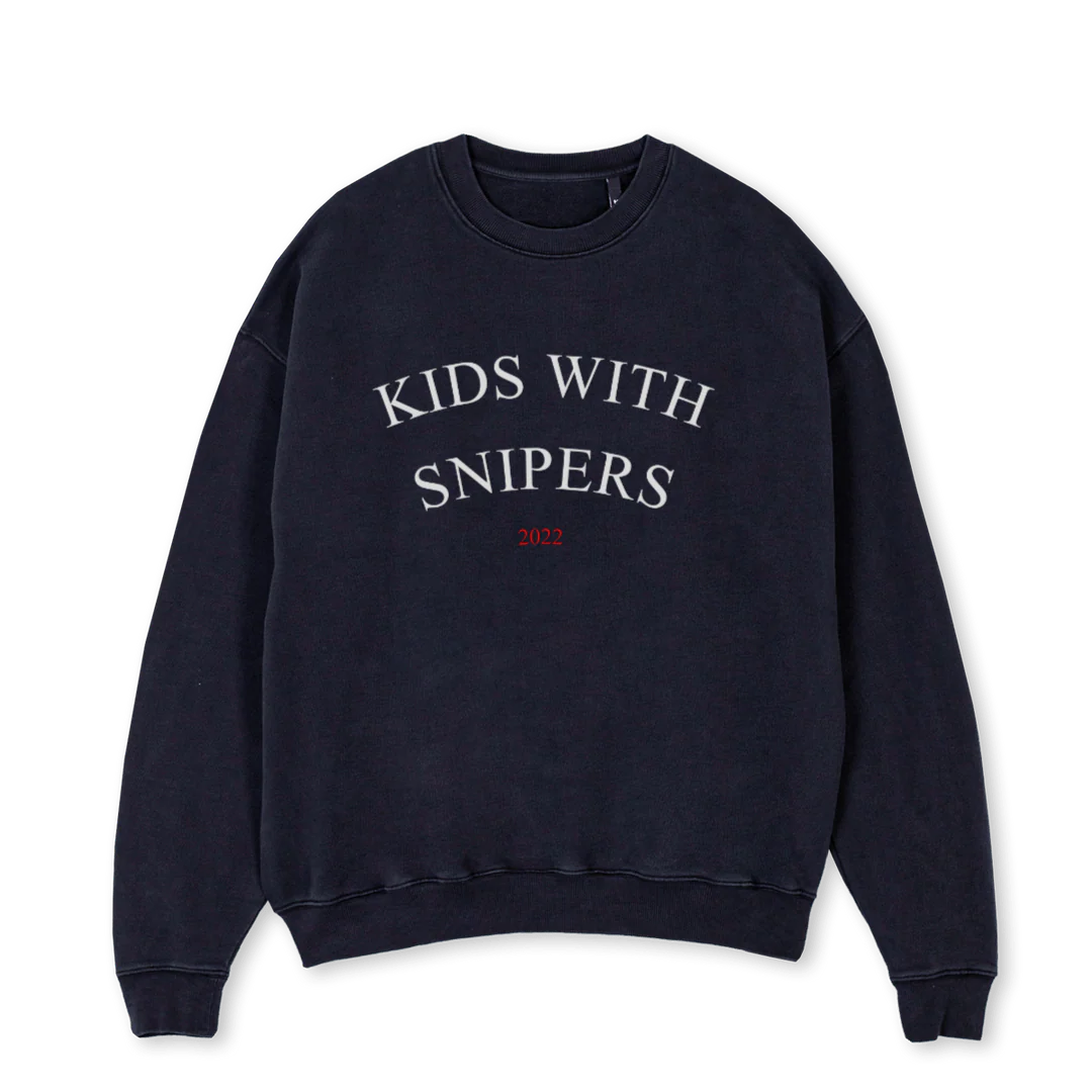 CURVELOGO Vintage Black Oversized Crewneck Sweater.